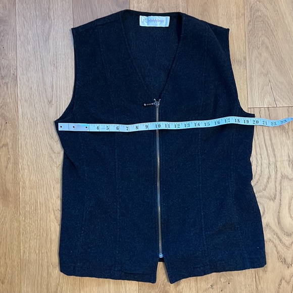 Nygard Collection Zip Up Vest - Picture 4 of 5